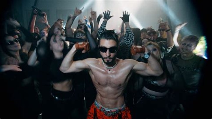 Flexing muscles lyrics